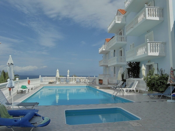 Imagen de la piscina del Hotel Clear Horizon, Ammoudi. Foto 18