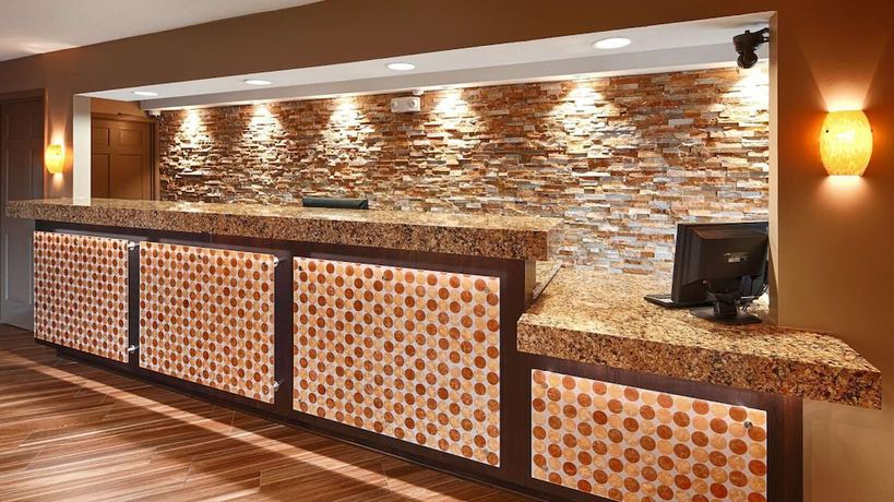 Imagen de los interiores del Hotel Clear View Inn Independence. Foto 17
