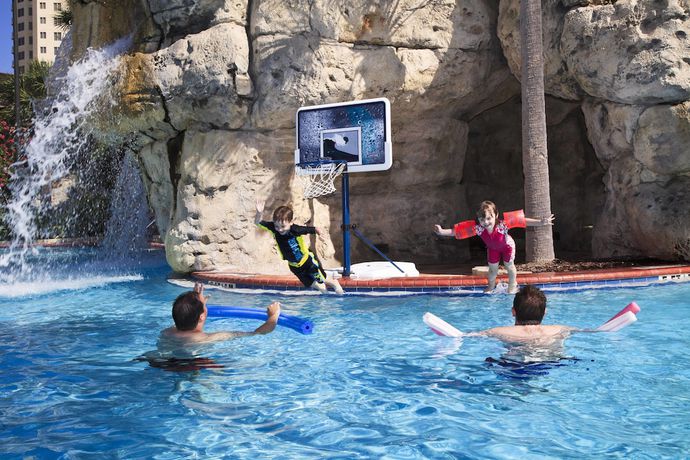Imagen de la piscina del Hotel Clearwater Beach Marriott Suites On Sand Key. Foto 16