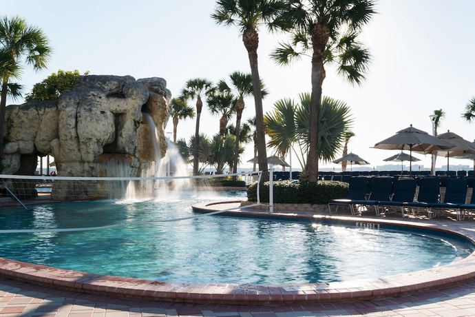 Imagen de la piscina del Hotel Clearwater Beach Marriott Suites On Sand Key. Foto 17