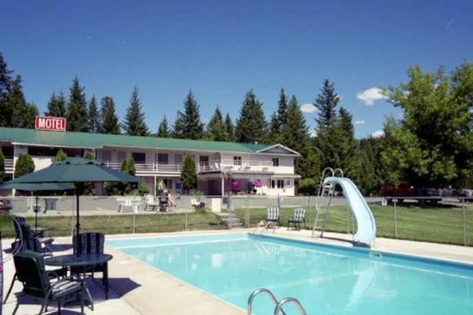 Imagen de la piscina del Hotel Clearwater Country Inn and RV Park. Foto 6