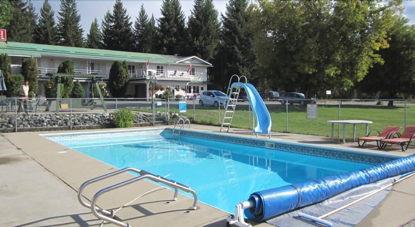 Imagen de la piscina del Hotel Clearwater Country Inn and RV Park. Foto 7