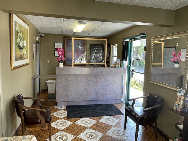 Imagen de los interiores del Hotel Clearwater Inn. Foto 12