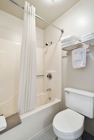 Imagen de la habitación del Hotel Clearwater Lakeshore Motel. Foto 13