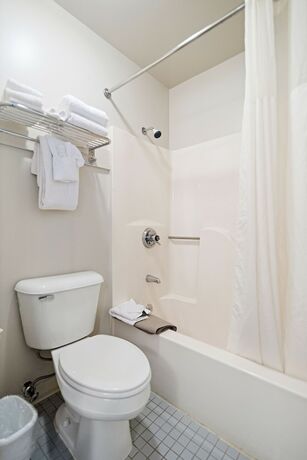 Imagen de la habitación del Hotel Clearwater Lakeshore Motel. Foto 17