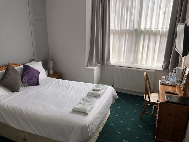 Imagen de la habitación del Hotel Clee. Foto 10