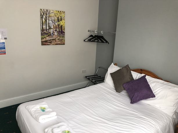 Imagen de la habitación del Hotel Clee. Foto 19
