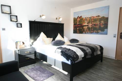 Imagen de la habitación del Hotel Clemens. Foto 12