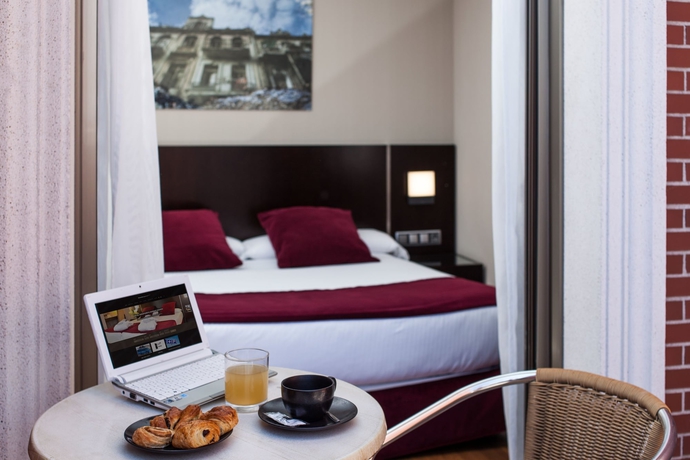 Imagen de la habitación del Hotel Clement Barajas. Foto 3