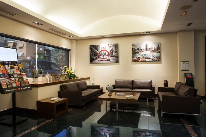 Imagen de los interiores del Hotel Clement Barajas. Foto 17