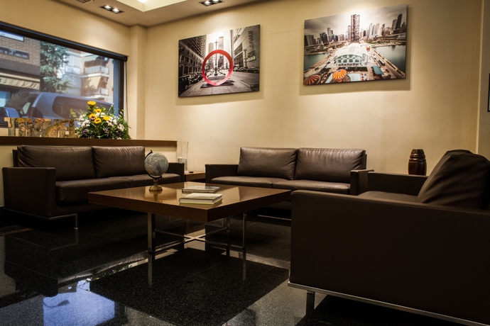 Imagen de los interiores del Hotel Clement Barajas. Foto 18