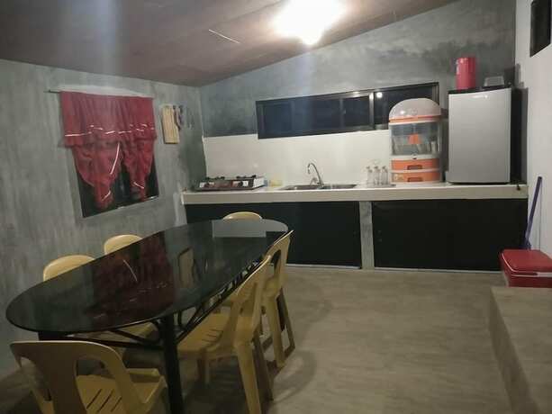 Imagen de los interiores del Hotel Clemente's Garden and Resort. Foto 19