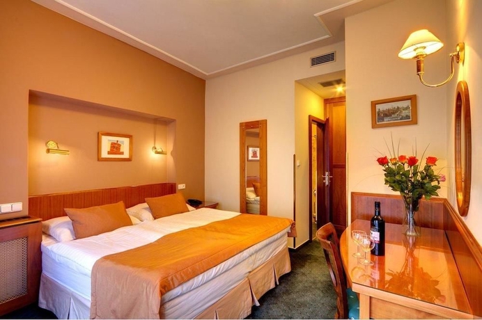 Imagen de la habitación del Hotel Clementin. Foto 6