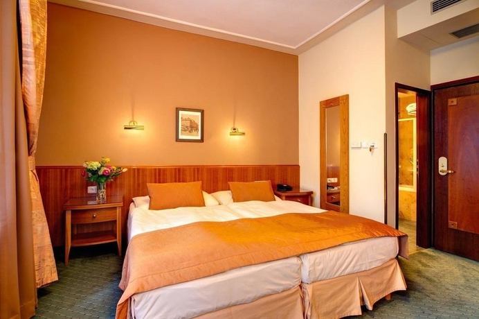 Imagen de la habitación del Hotel Clementin. Foto 9