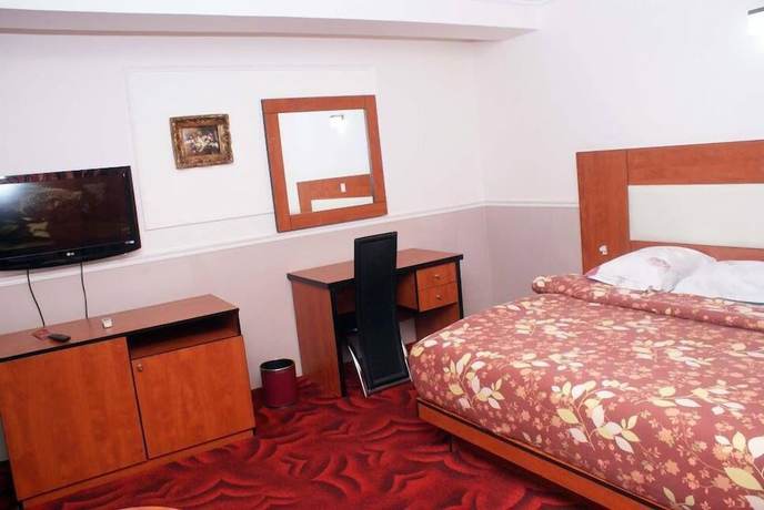 Imagen de la habitación del Hotel Clen Phils and Suites. Foto 4