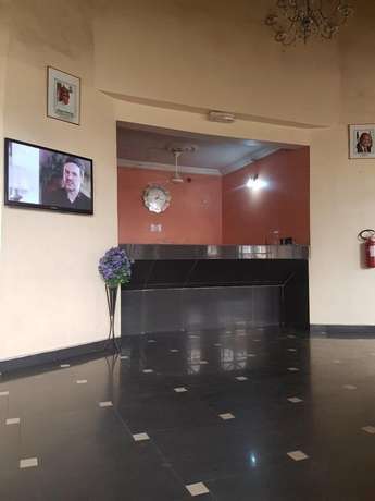 Imagen de los interiores del Hotel Clen Phils and Suites. Foto 19