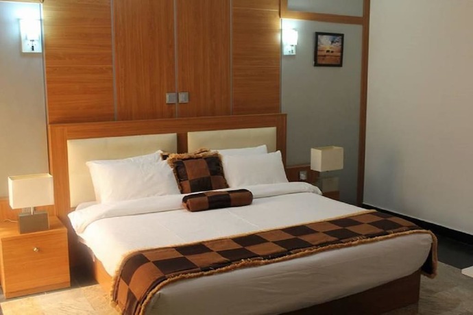 Imagen de la habitación del Hotel Clen Phils and Suites. Foto 13