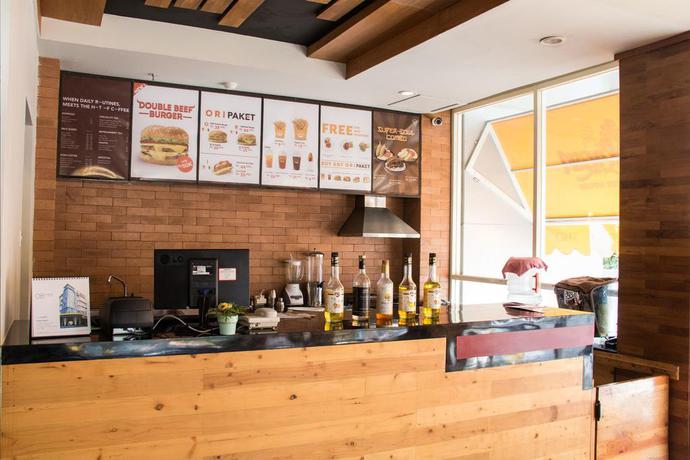 Imagen del bar/restaurante del Hotel Cleo Walikota Surabaya. Foto 3