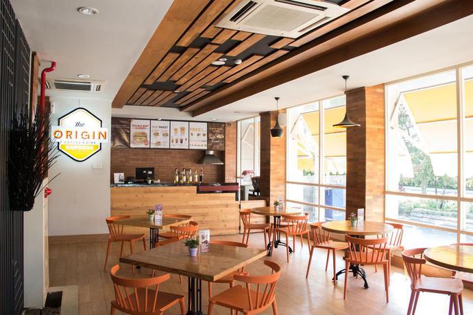 Imagen del bar/restaurante del Hotel Cleo Walikota Surabaya. Foto 5