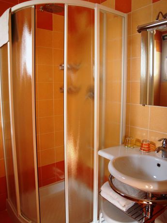 Imagen de la habitación del Hotel Cleofe. Foto 6