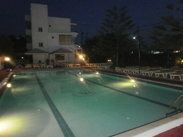 Imagen de la piscina del Hotel Cleopatra Classic. Foto 7