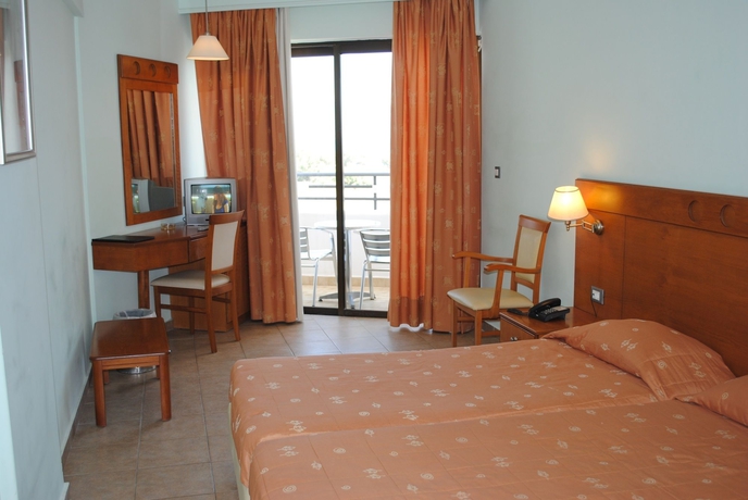 Imagen de la habitación del Hotel Cleopatra Superior. Foto 8