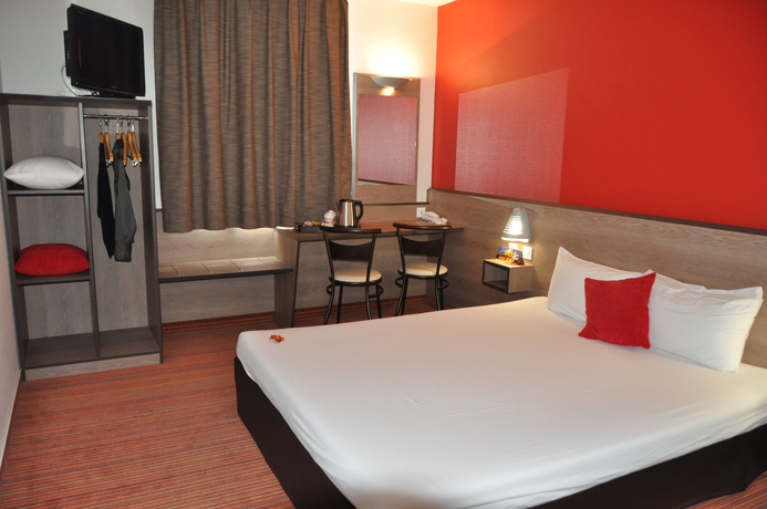 Imagen de la habitación del Hotel Clermont Estaing. Foto 5