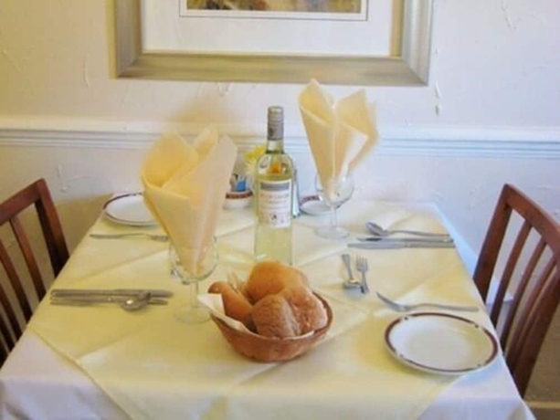 Imagen del bar/restaurante del Hotel Cleve Court. Foto 8