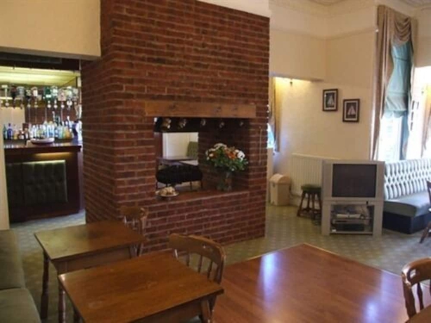 Imagen del bar/restaurante del Hotel Cleve Court. Foto 9