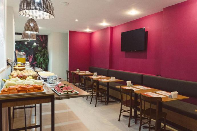 Imagen general del Hotel Clh Suites Copacabana Domingos Ferreira. Foto 13