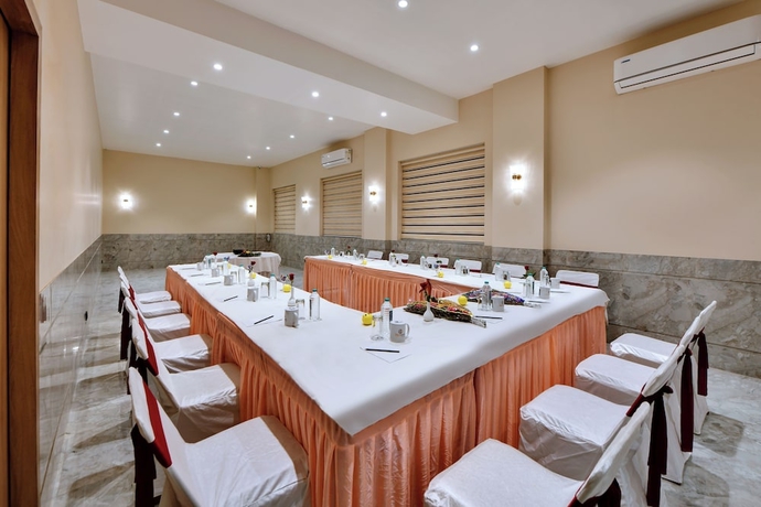Imagen de los interiores del Hotel Click Bhuj. Foto 15