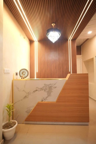Imagen de los interiores del Hotel Click Find Stay Orderly Bazar. Foto 11