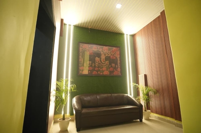 Imagen de los interiores del Hotel Click Find Stay Orderly Bazar. Foto 12