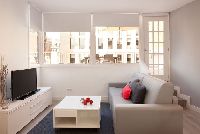 Imagen de los interiores del Hotel Click and Flat Seneca Suites. Foto 8