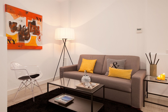 Imagen de los interiores del Hotel Click and Flat Seneca Suites. Foto 11