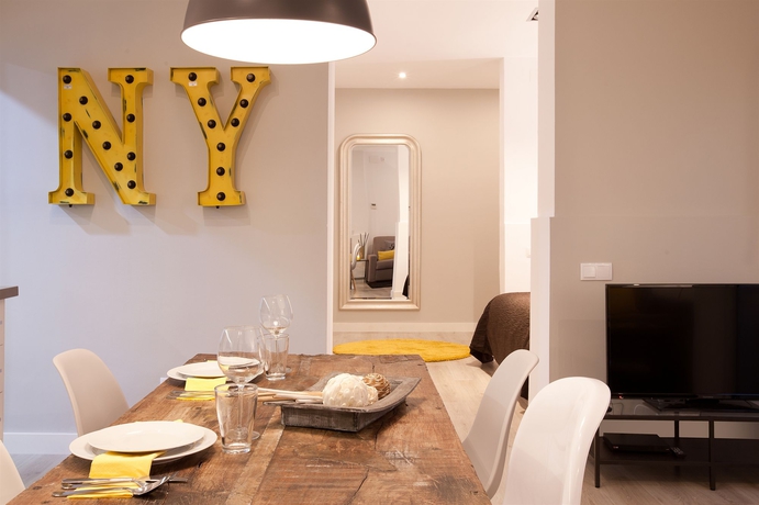 Imagen de los interiores del Hotel Click and Flat Seneca Suites. Foto 12