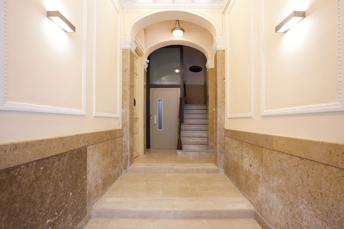 Imagen de los interiores del Hotel Click and Flat Seneca Suites. Foto 16