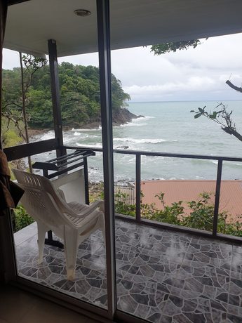 Imagen de la habitación del Hotel Cliff Cottage Resort. Foto 9