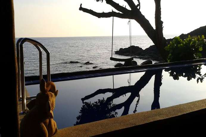 Imagen de la piscina del Hotel Cliff Cottage Resort. Foto 19