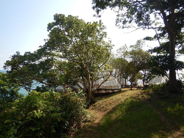 Imagen de la habitación del Hotel Cliff Cottage Resort. Foto 18
