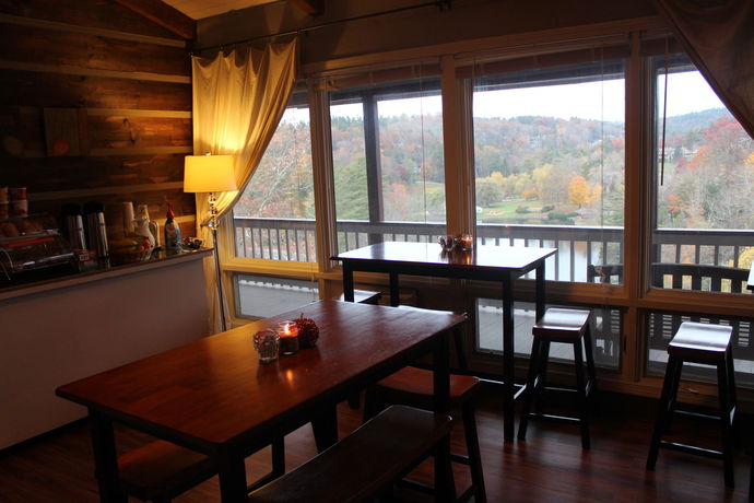 Imagen de los interiores del Hotel Cliff Dwellers Inn. Foto 12