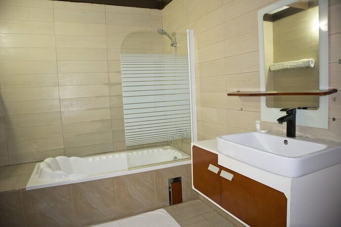 Imagen general del Hotel Cliff Haven Beach Resort. Foto 1