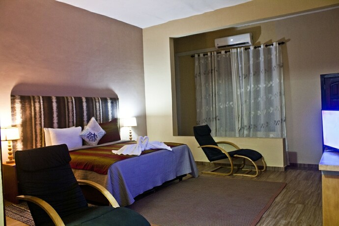 Imagen general del Hotel Cliff Haven Beach Resort. Foto 4