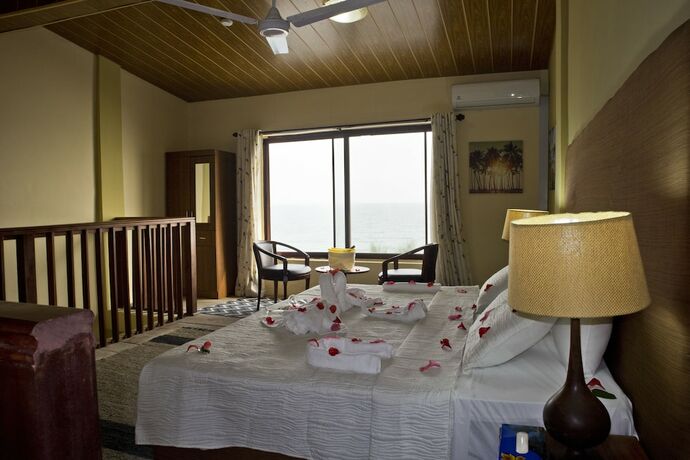 Imagen general del Hotel Cliff Haven Beach Resort. Foto 5
