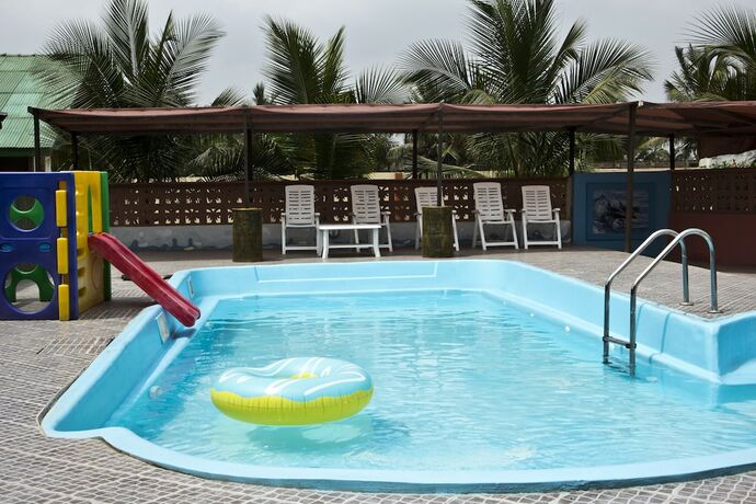 Imagen general del Hotel Cliff Haven Beach Resort. Foto 11