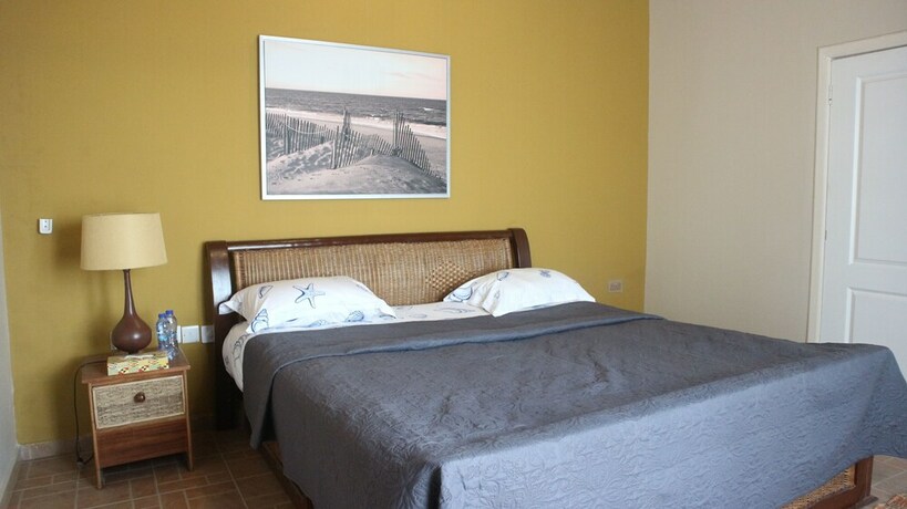 Imagen de la habitación del Hotel Cliff Haven Beach Resort. Foto 20