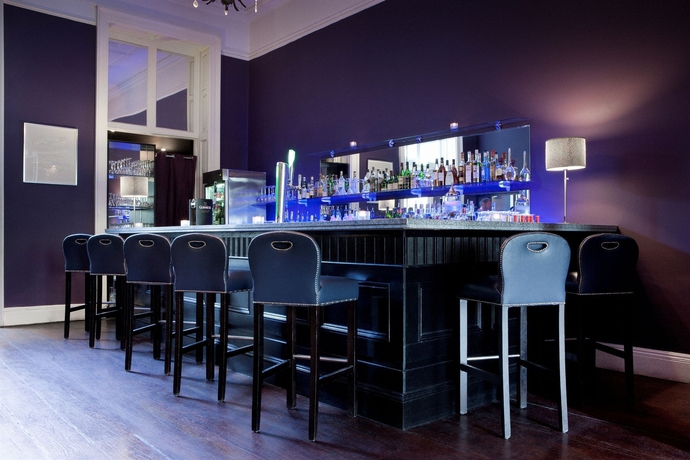 Imagen del bar/restaurante del Hotel Cliff Townhouse. Foto 2