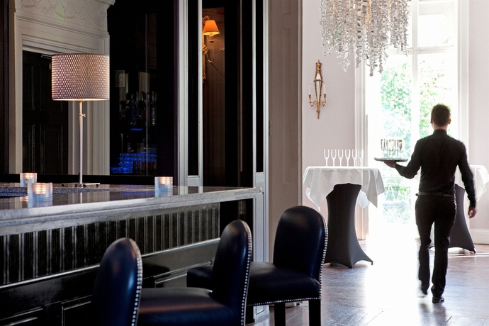 Imagen del bar/restaurante del Hotel Cliff Townhouse. Foto 3