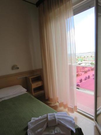 Imagen de la habitación del Hotel Cliff, Viserba. Foto 20