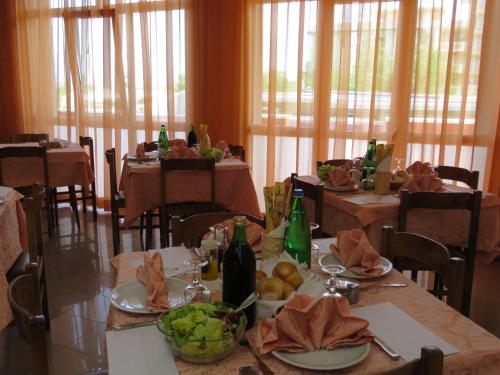 Imagen general del Hotel Cliff, Viserba. Foto 14